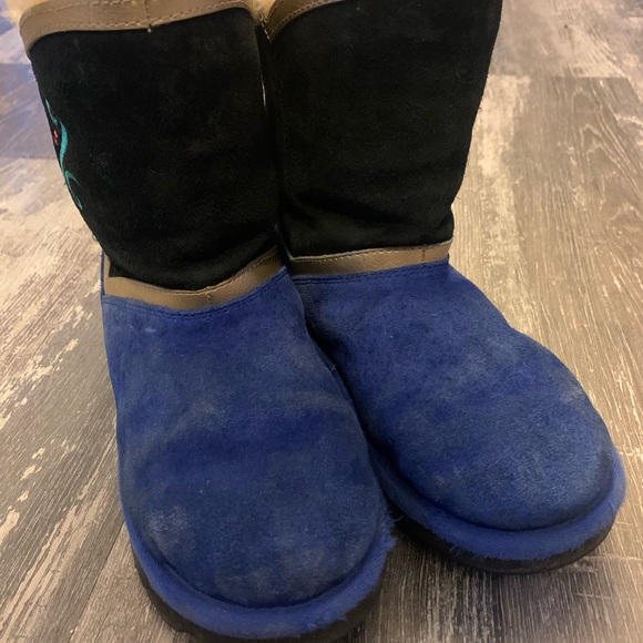 Disney Uggs - Picture 2 of 6